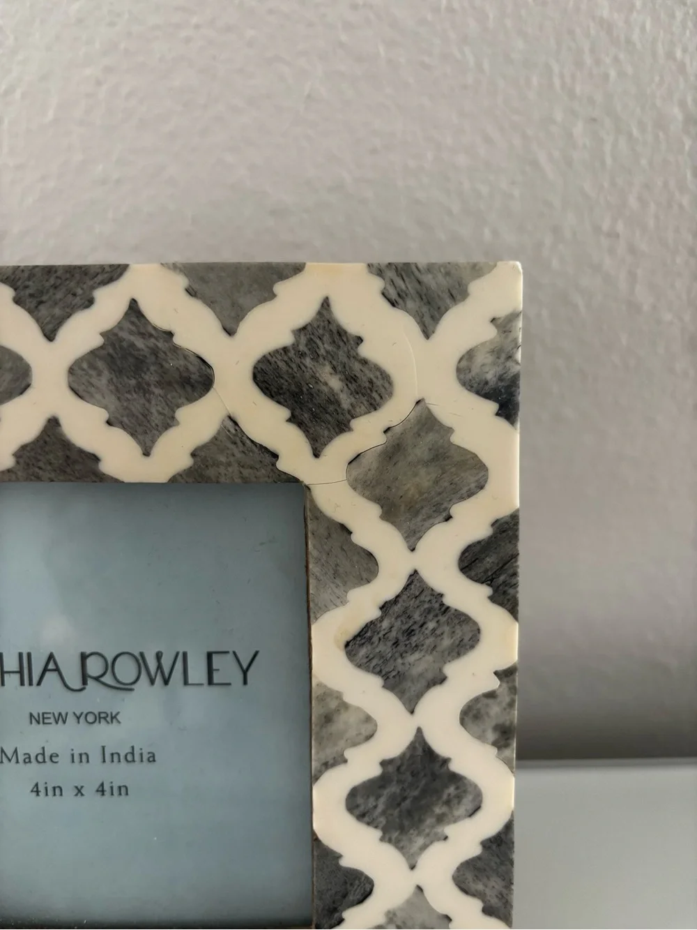 Cynthia Rowley Blue and White Bone Shell Picture Frames Made In India 4 x 4